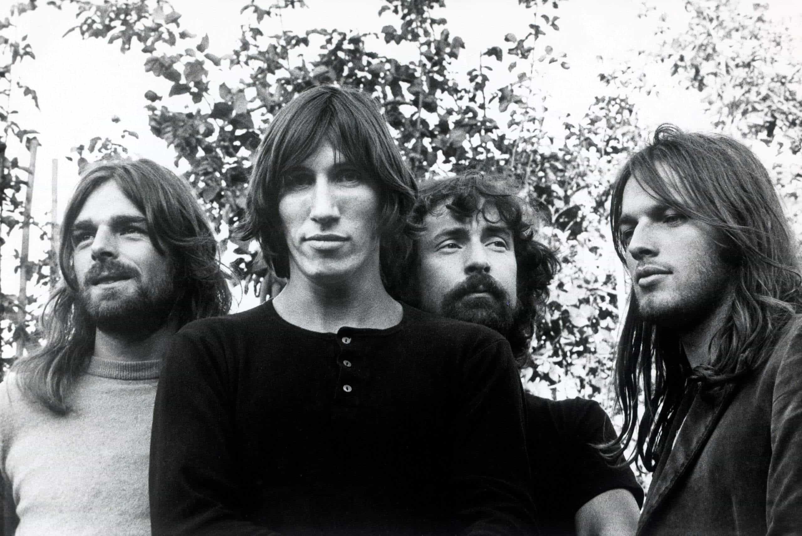 Los integrantes de Pink Floyd en una foto en blanco y negro