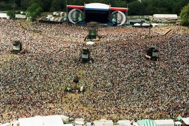 Foto aérea del concierto de Oasis en Knebworth